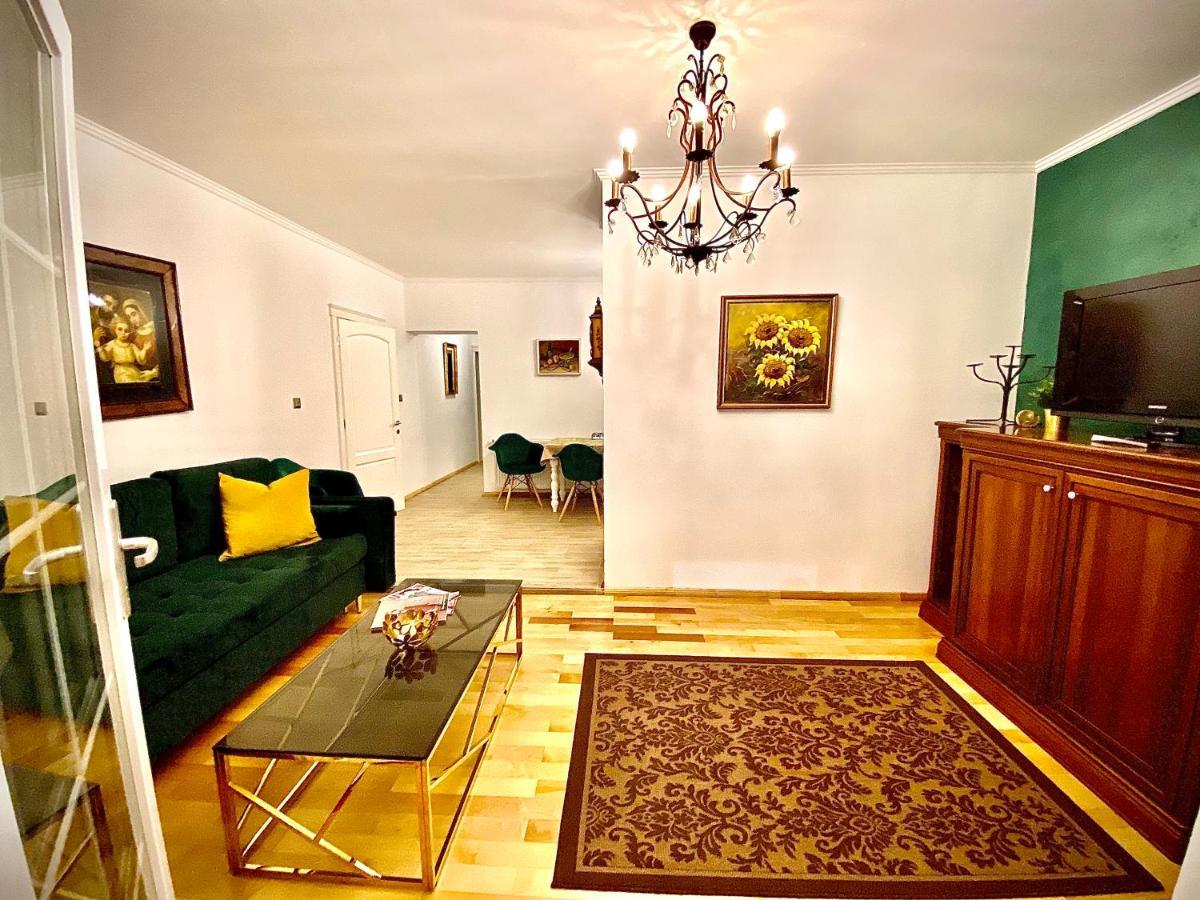 Sarada Boutique Luxury Apartment Deva Exterior photo